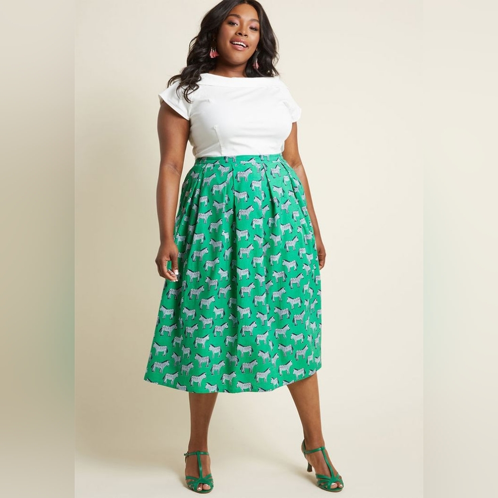 ModCloth/Compania Fantastica Sahara Character Green Zebra Skirt Size L - Picture 3 of 14